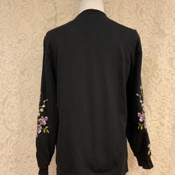 Johnny Was Osaka Side Slit Embroidered Sweatshirt Black, Size Small - Picture 5 of 7